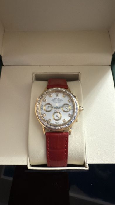 Золотые часы. Новые. Ролекс. Срочно продаю