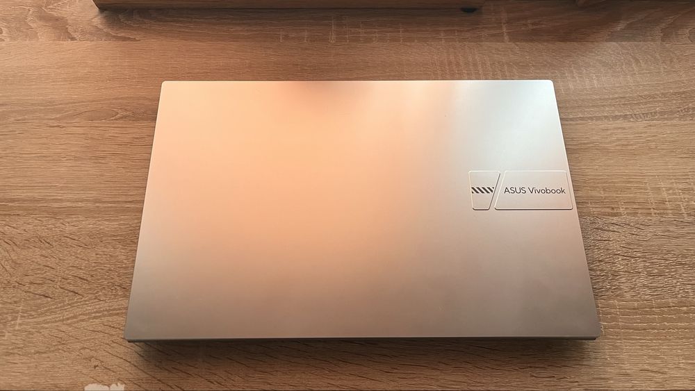 Asus Vivobook F1504V