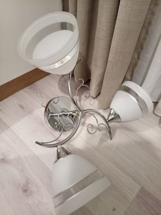 2 люстры новые!!!