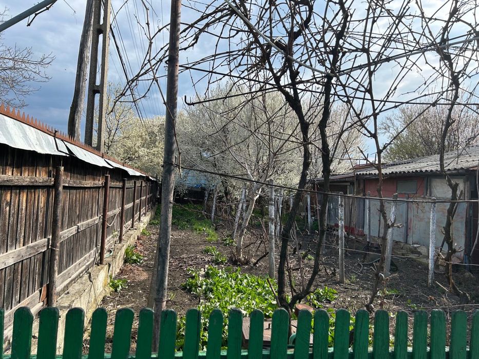De vanzare casa cu teren