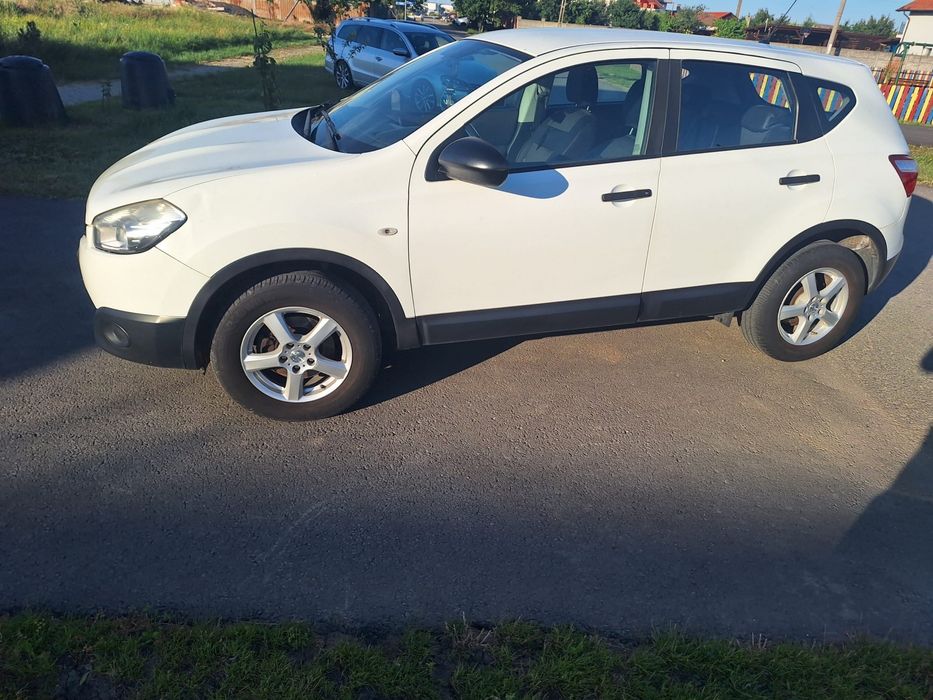 Nissan qashqai..