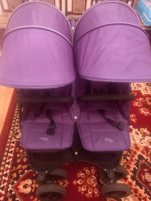 Коляска для двойни.
