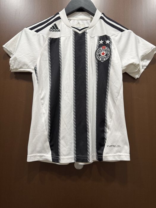 Продавам детски тениски на Партизан Белград и Ювентус