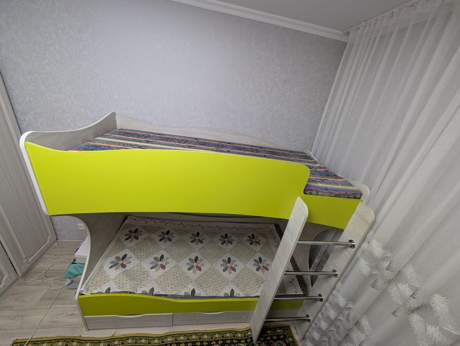 Продам двухъярусную кровать