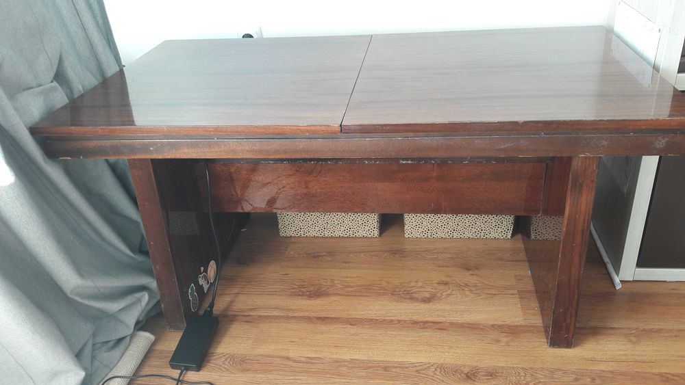 Холна маса разтегателна с повдигащ механизъм