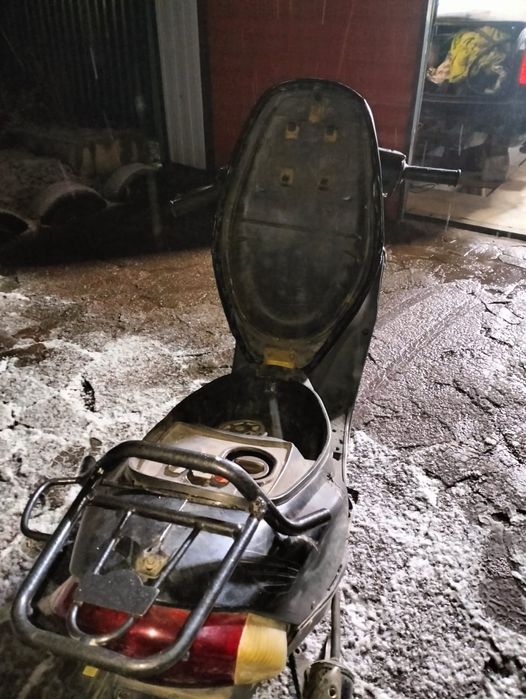 Продам скутер 80 куб