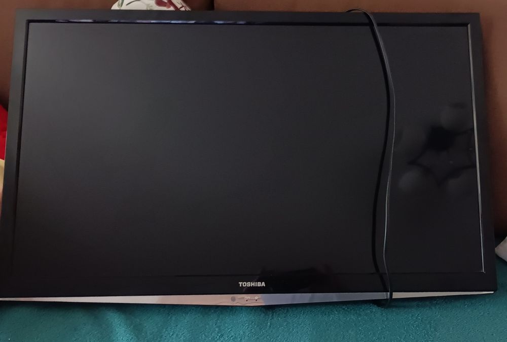 TV Toshiba, folosit diagonala 81 cm