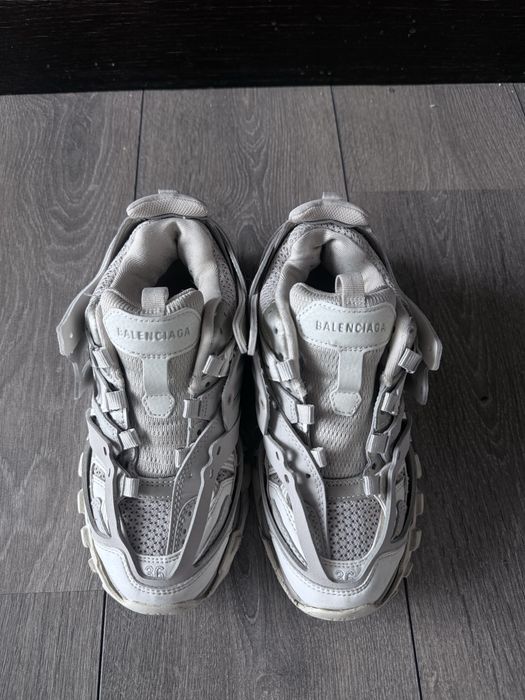 Balenciaga track