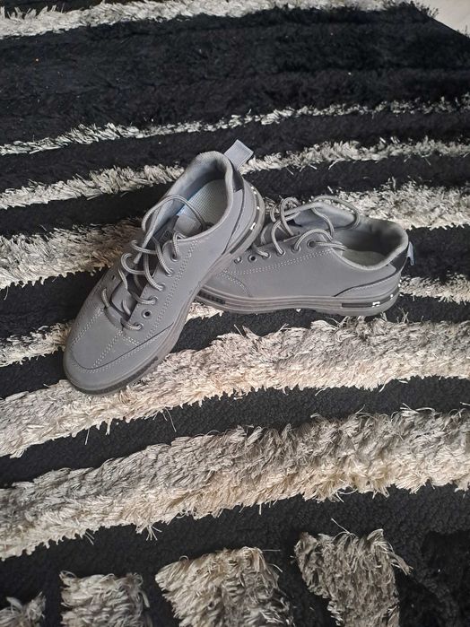 Нови мъжки обувки марка "Sinsou" номер 42.