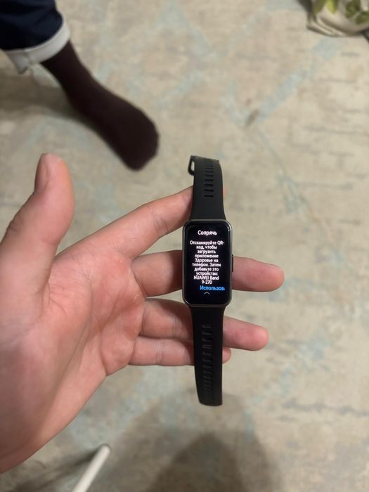 Huawei Band 9, Mi Band 6