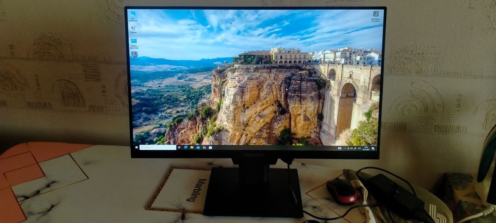 Моноблок 24 дюйма.