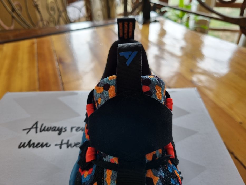 Продаются оригинальные баскетбольные  кроссовки Adidas Trae Young 1