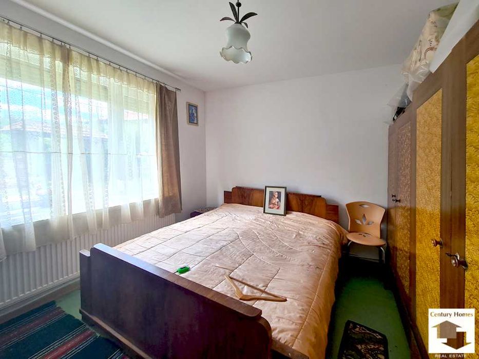 175094 Частично реновирана къща в с.Добромирка, 30 км. от В.Търново