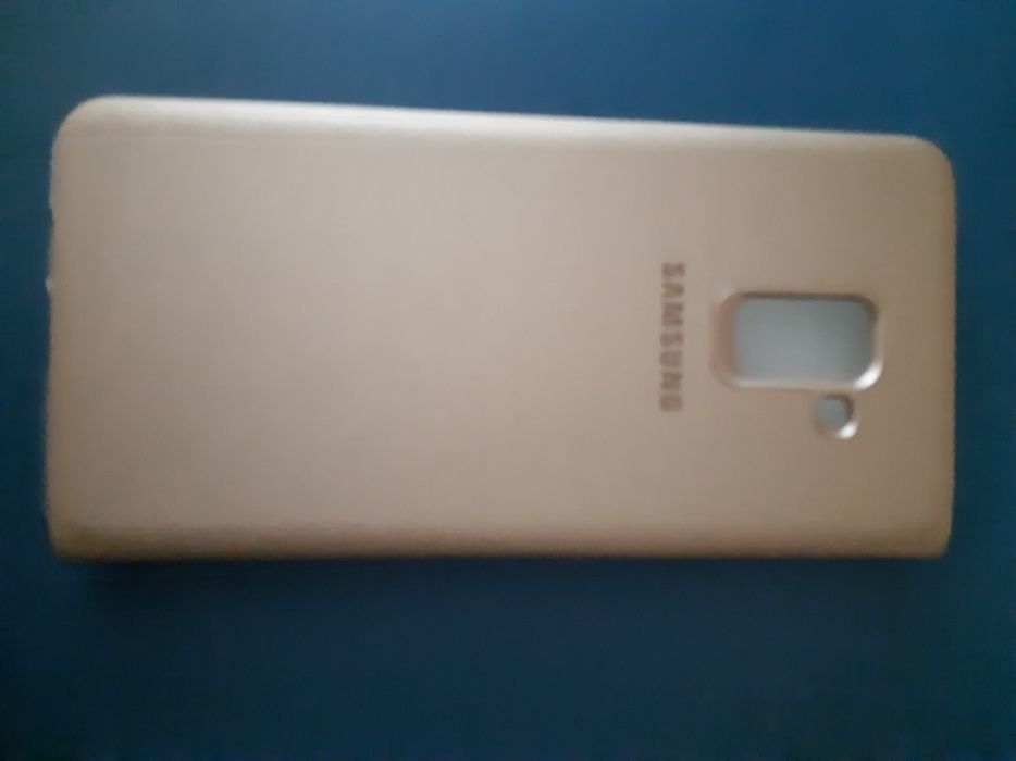 Продам чехол-книжку А8+ оригинал