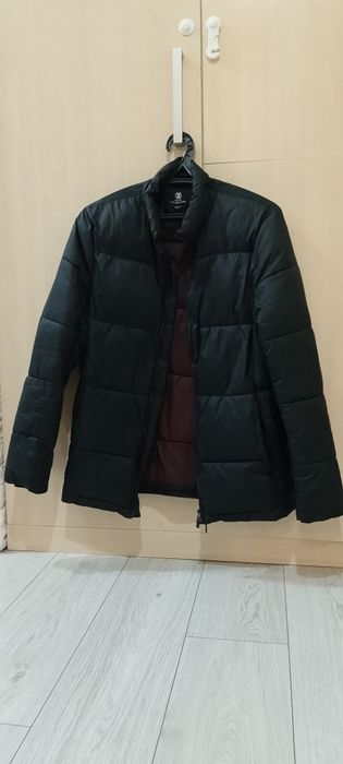 Продам куртки       .