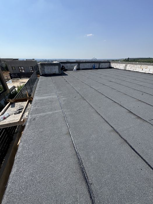 hidroizolații / reparații acoperișuri / terase / balcoane / izolații