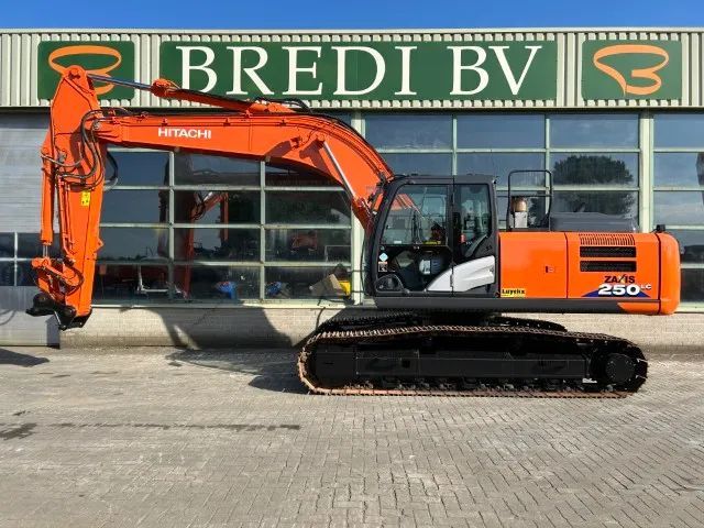 Hitachi ZX 250LCN-6 Excavator marca Hitachi in stare perfecta de functionare.
