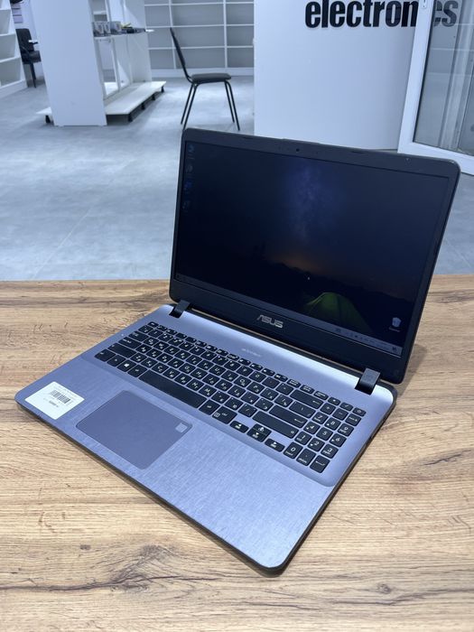 Ноутбук Asus X507U