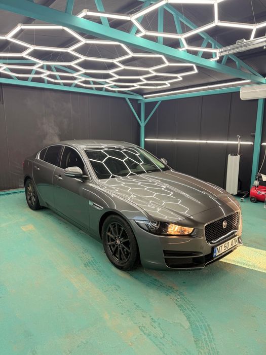 Jaguar XE 2.0 2016 automat