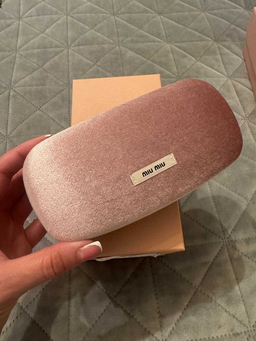 слънчеви очила MIU MIU
