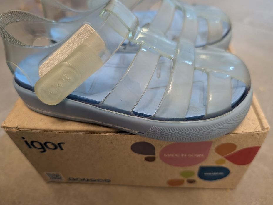 Vand adidasi Nike & Sandale Igor 24