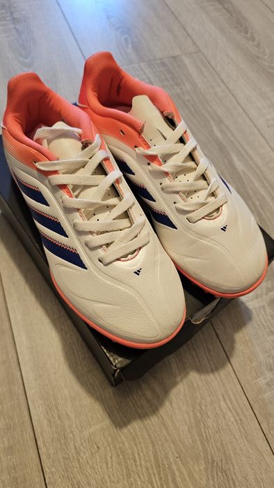 Adidas fotbal marimea 32