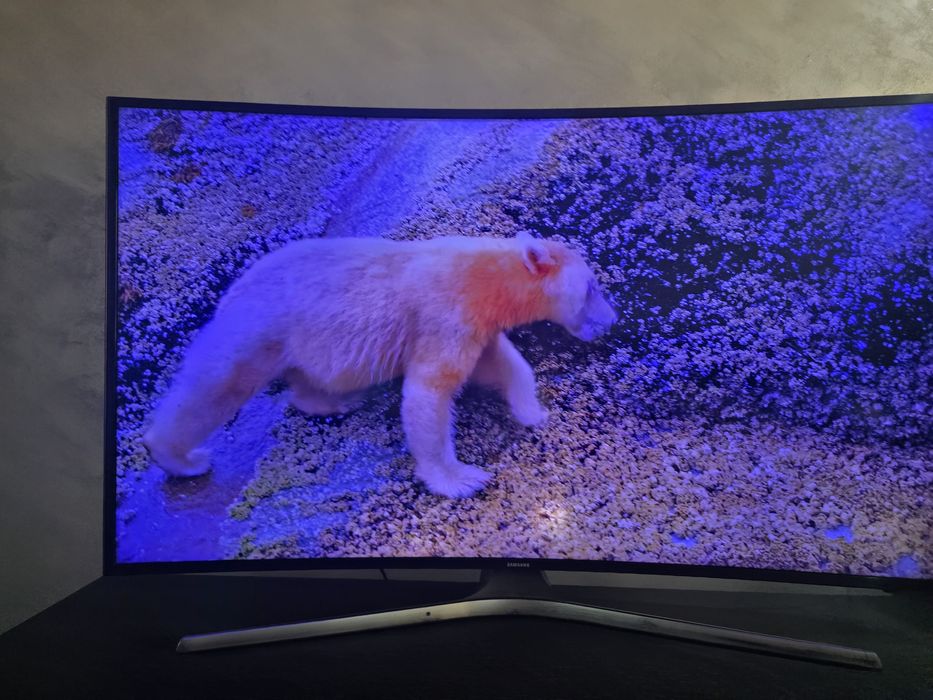 Televizor samsung 4k HDR  diagonala de 125cm curbat