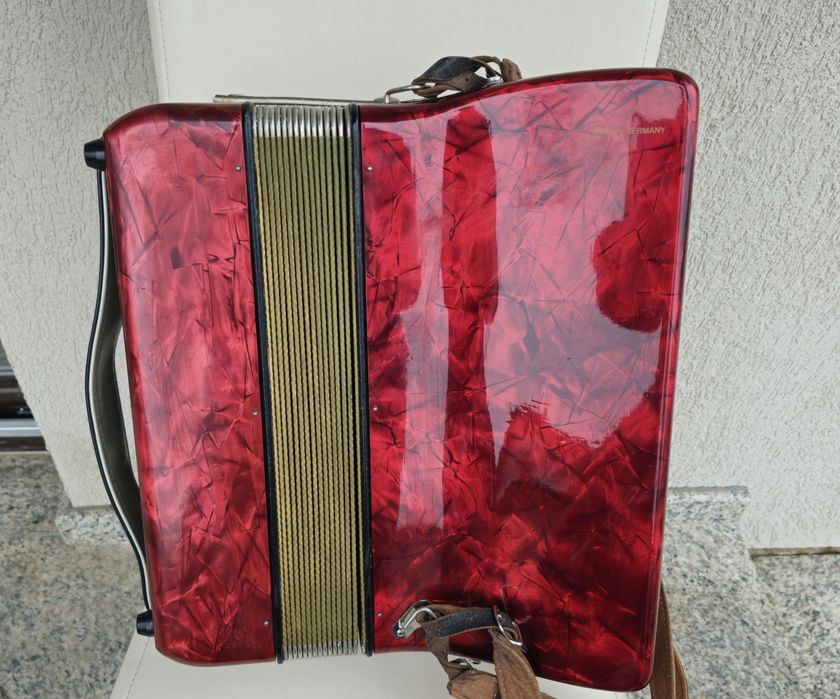 Acordeon Hohner  concerto 2 cu 72 basi
