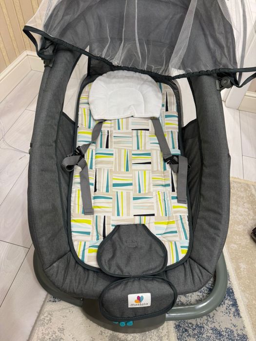 Продаем детский шезлонг качелия