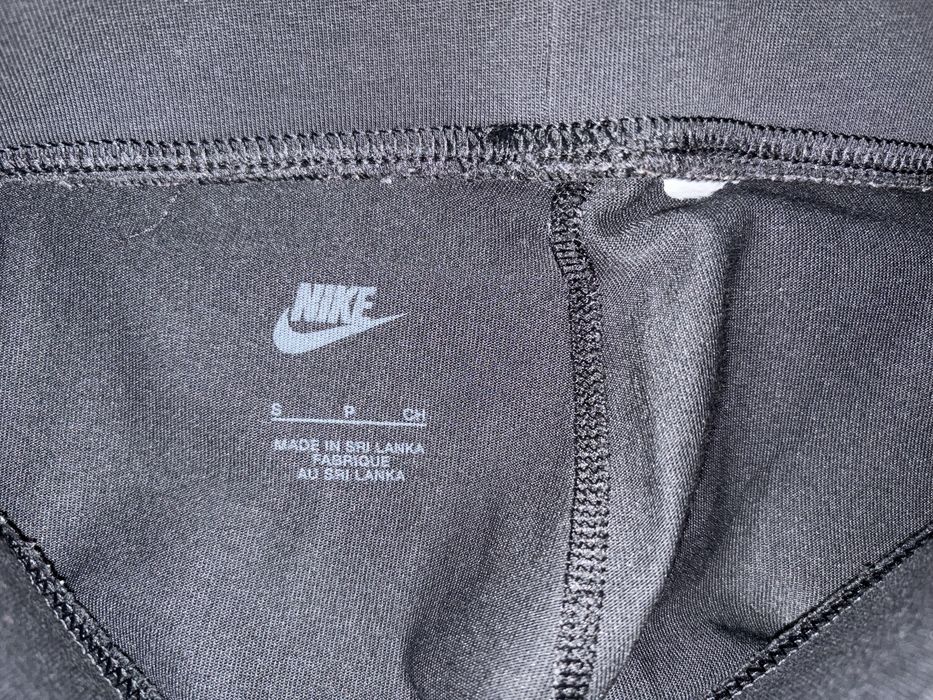 2 броя дамски клинове Nike – спортни, удобни и стилни
