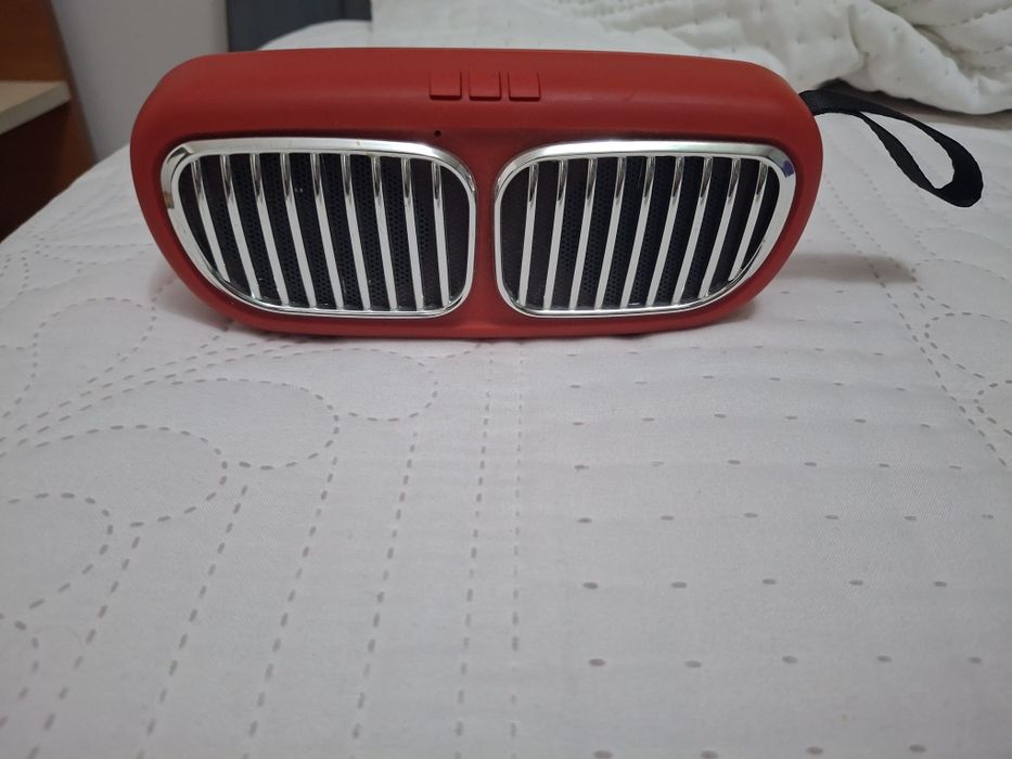 Vând boxă portabilă