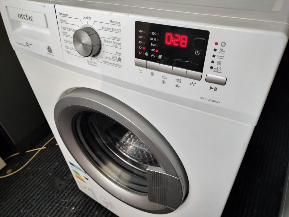 Mașină de spălat Arctic slim