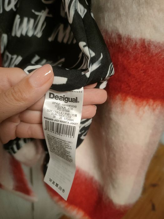 НОВО Палто Desugual 38 размер