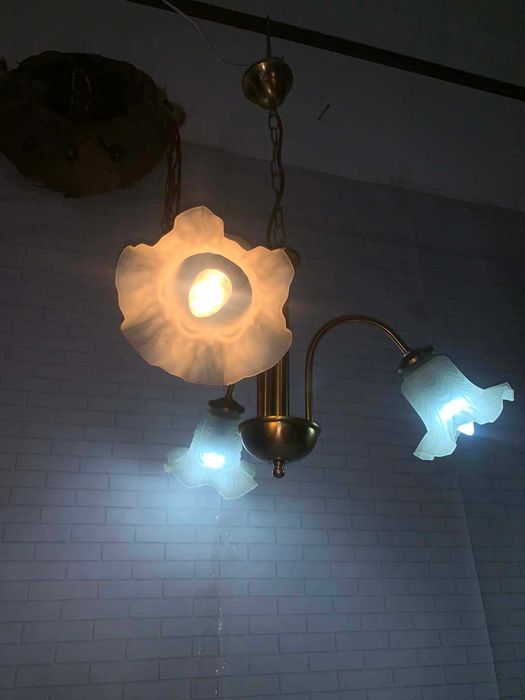 Candelabru cu trei brate din alama