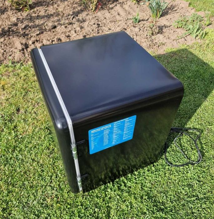 Минибар Midea Retro черен