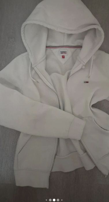 Hanorac Tommy Hilfiger/Tommy Jeans Alb - marime XS pret magazin:400RON