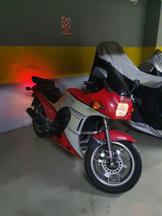 Kawasaki GPZ900R 1985 KM putini modelul din TopGun