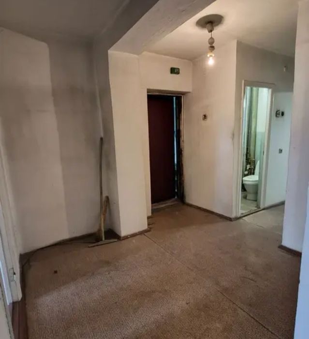 продам 3-х ком. 72кв. 3мкр. 2-этаж