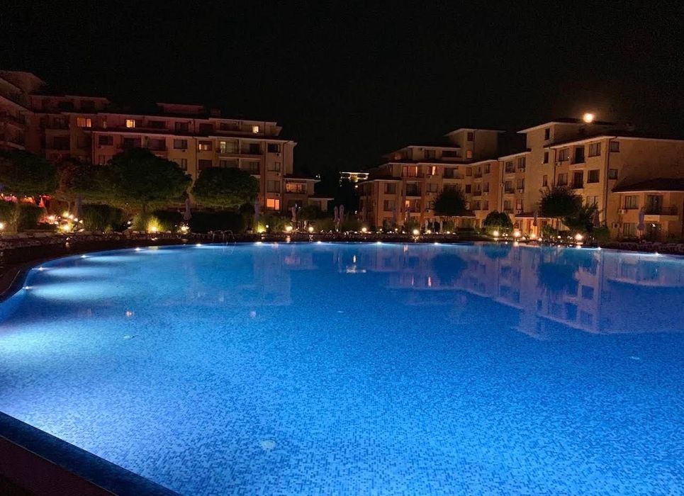 Продава се Четиристаен апартамент в Свети Влас - 178 кв.м за 1714 €/кв.м - Снимка #1