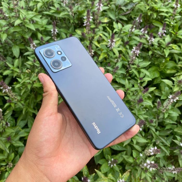 Redmi Note 12 tinniq holatda dastavka bor