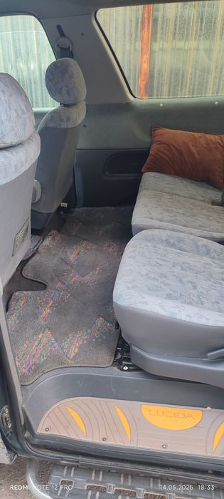 Тойота Эстима Люсида