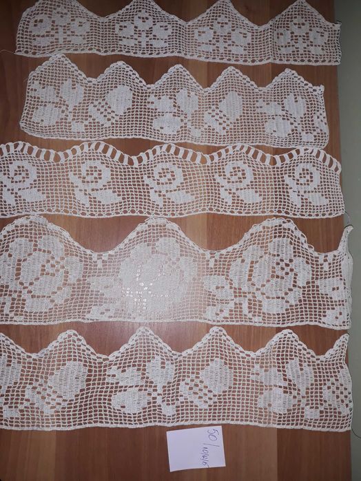 Dantela croșetata manual