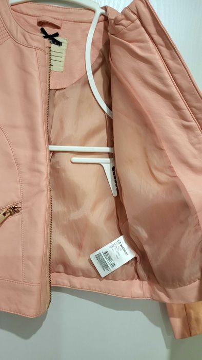 Продавам детско кожено яке