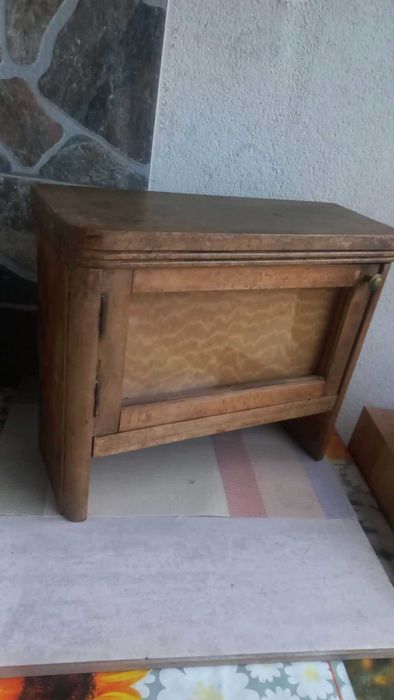 Дървено ,мини шкафче.Домашна аптечка