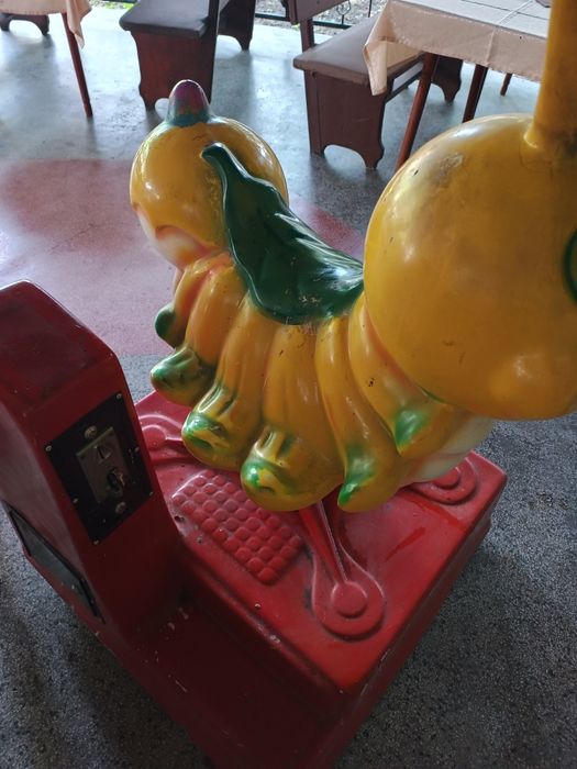 Детска клатушка Вендинг машина за деца