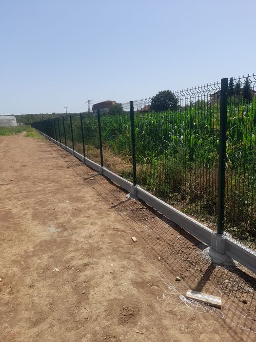 Construim garduri și porți stil jaluzea șipcă metalica