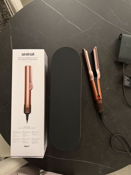 Dyson Airstrait Чисто Нов!!!
