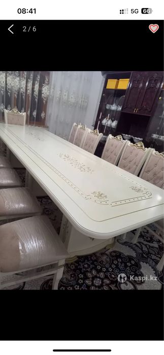 Стол со стульями