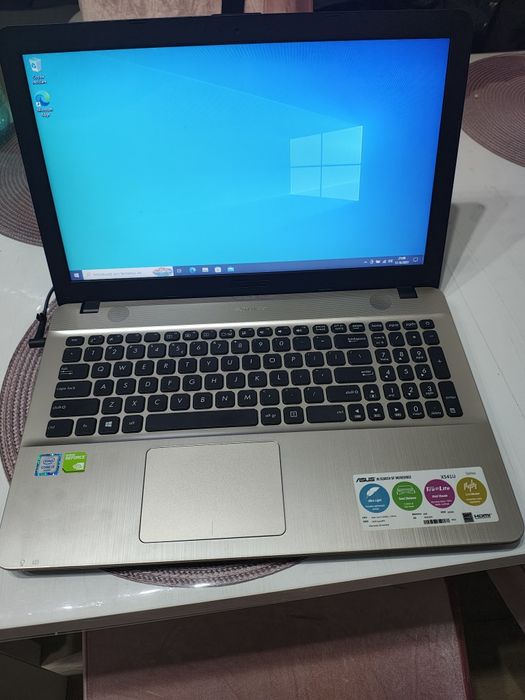Laptop Asus X541U