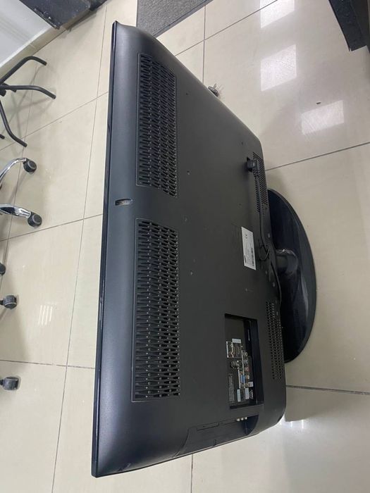 Офисные стулья и телевизор БУ